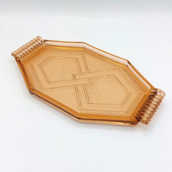 Plateau en verre rosé