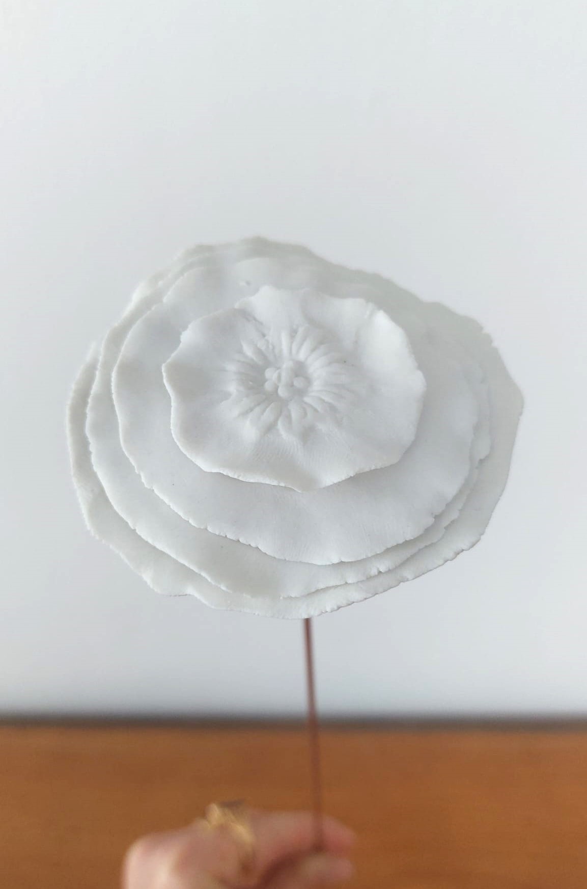 MA "PETITE FLEUR DES MONTAGNES EN PORCELAINE" – Image 2