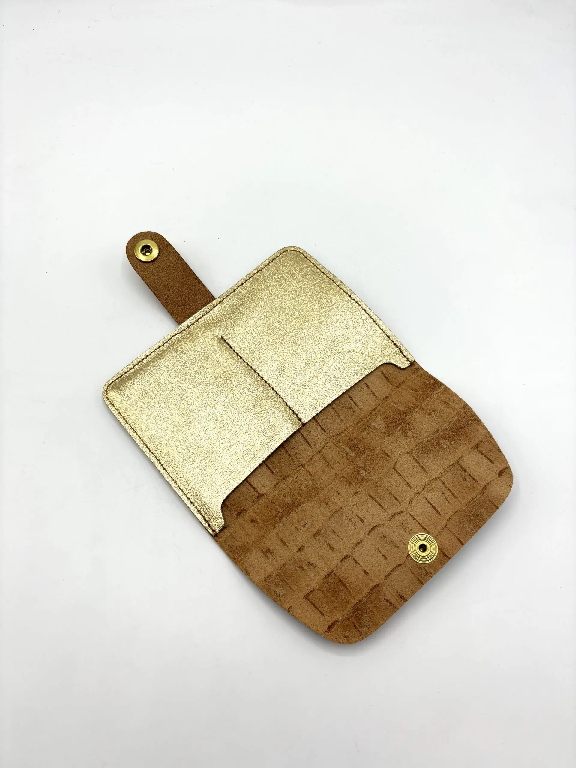 PORTE-CARTES CUIR "TREGANA" BRUN FACON CROCO / OR – Image 3
