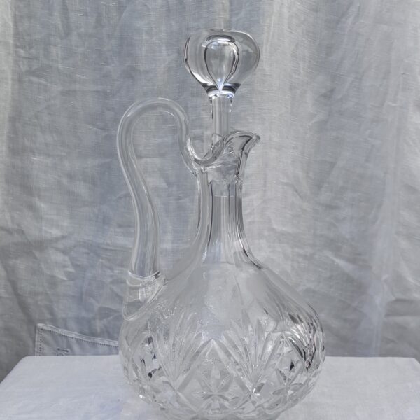 Carafe en cristal taillé de Saint-Louis, modèle Chantilly